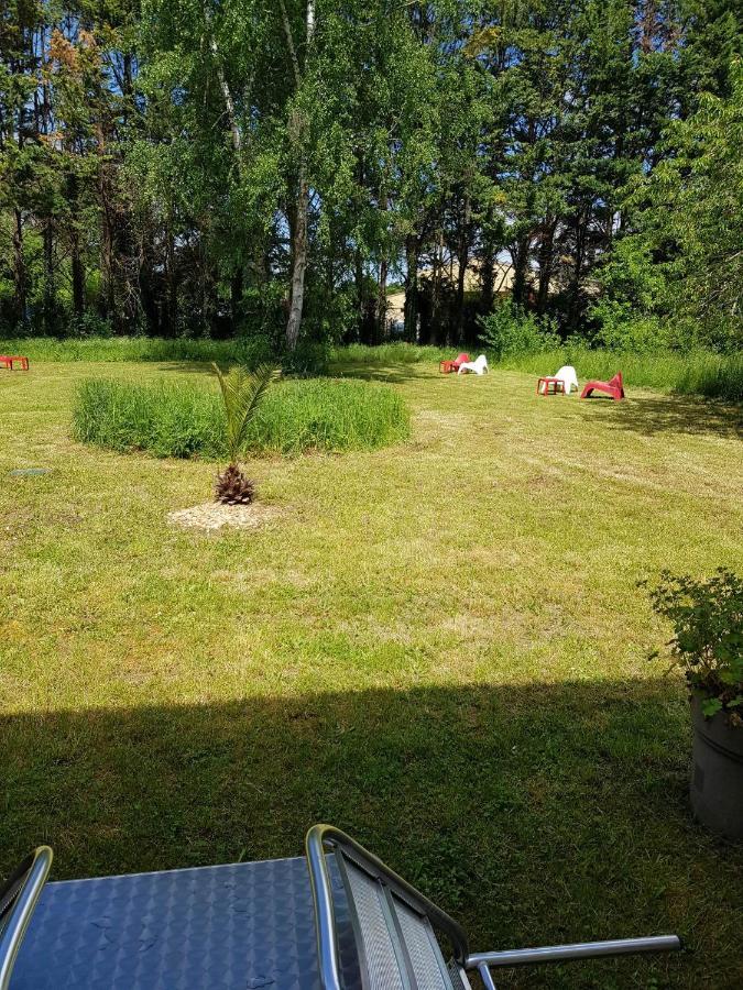 03 - Joli studio rdc avec petit jardin et porte donnant sur parking comme une maison Razac-sur-lʼIsle Extérieur photo